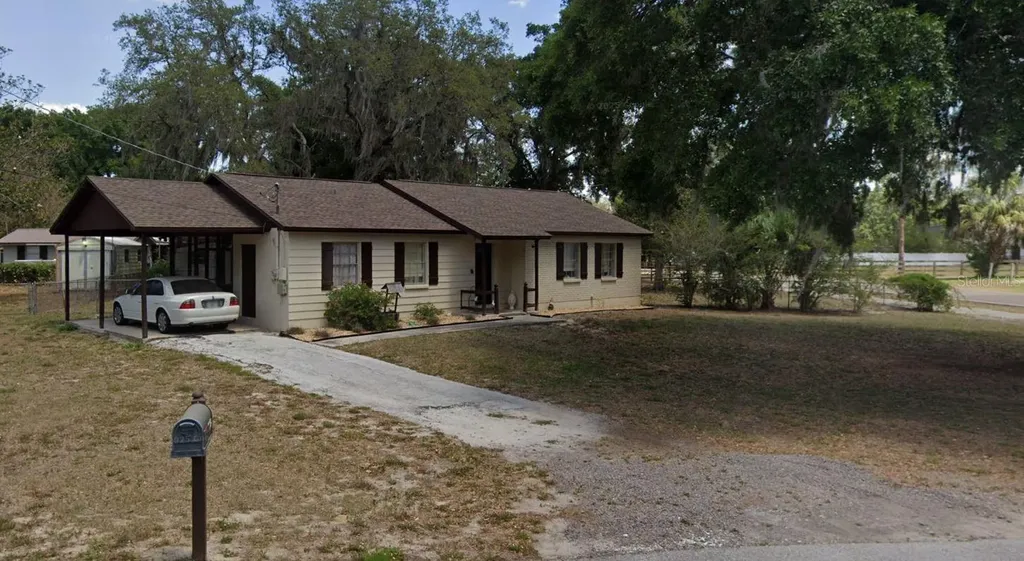 112 Apache Lane Seffner FL 33584