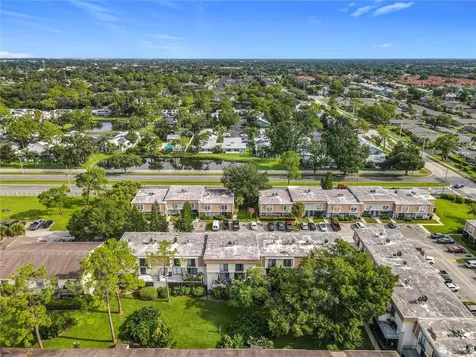 6034 Village Circle Orlando FL 32822