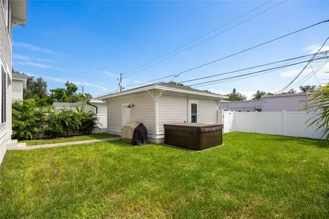 3037 10th Street N St Petersburg FL 33704