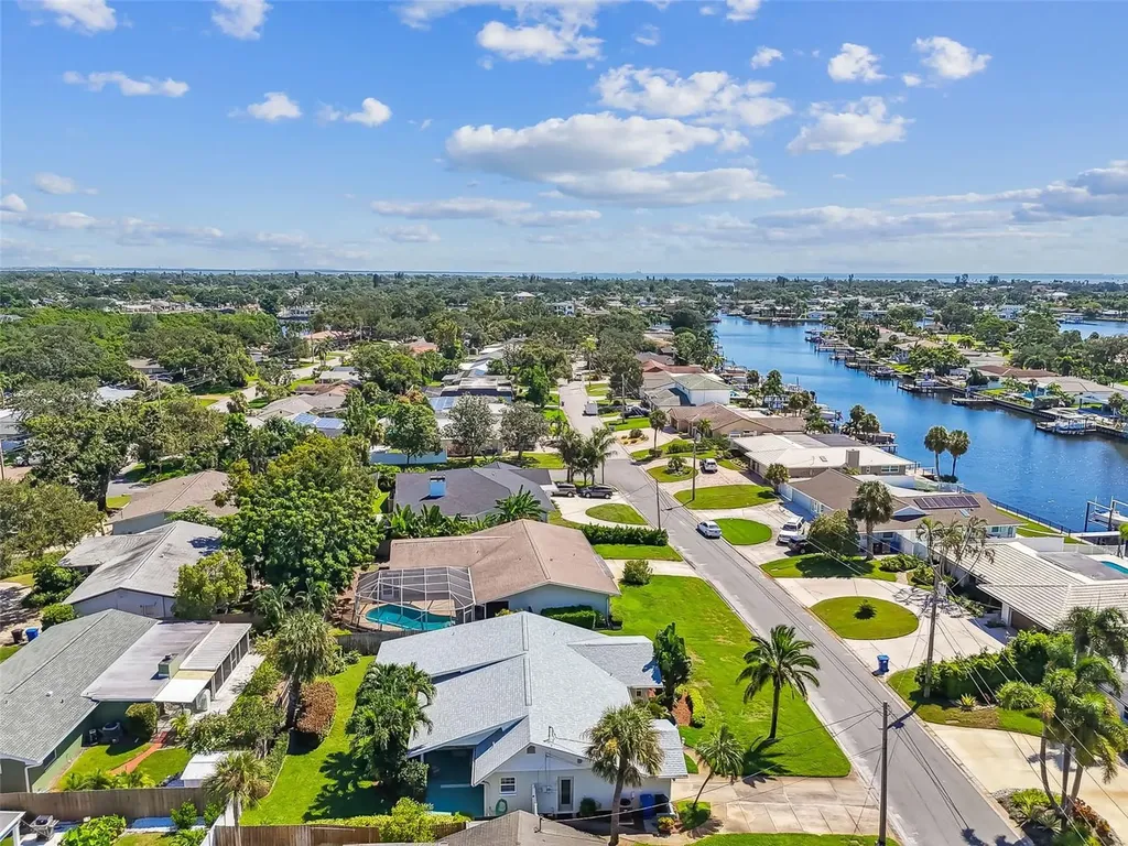 1045 44th Avenue NE St Petersburg FL 33703