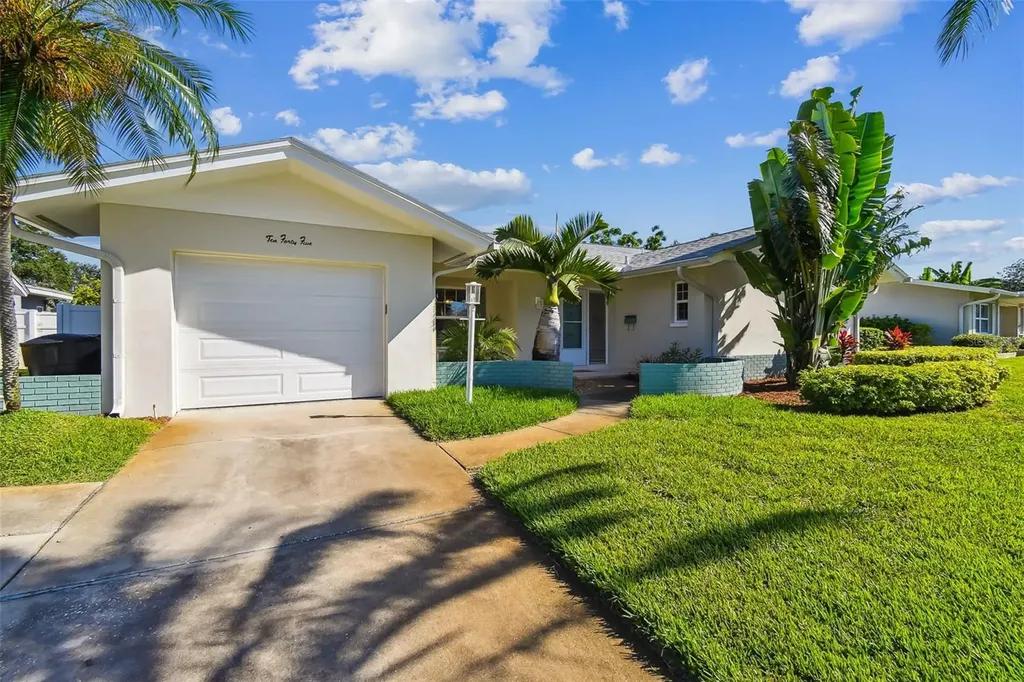 1045 44th Avenue NE St Petersburg FL 33703
