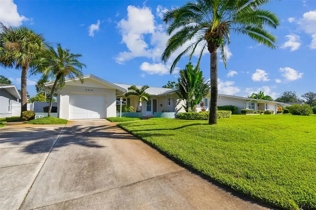 1045 44th Avenue NE St Petersburg FL 33703