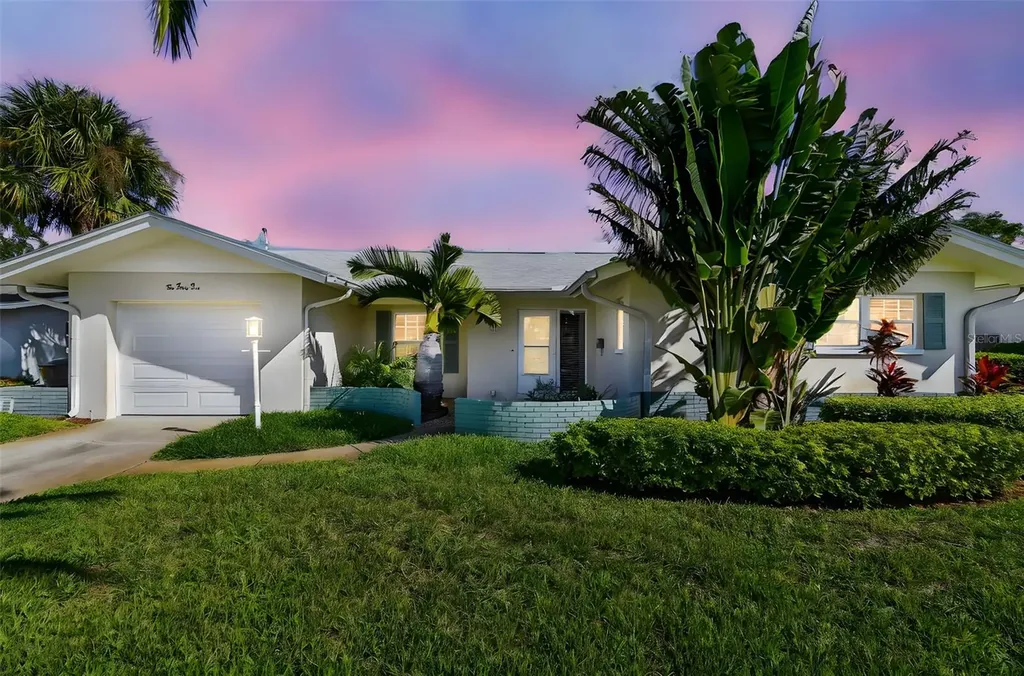 1045 44th Avenue NE St Petersburg FL 33703