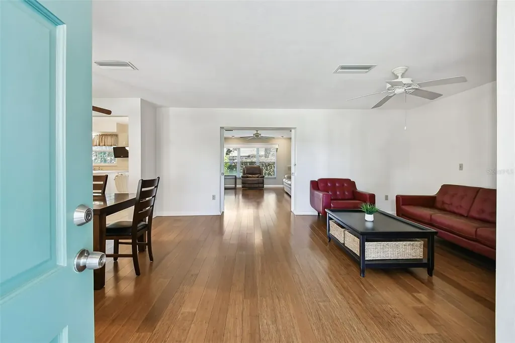 1045 44th Avenue NE St Petersburg FL 33703