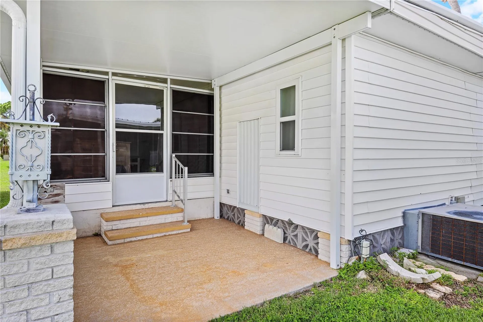2100 Kings Highway Port Charlotte FL 33980