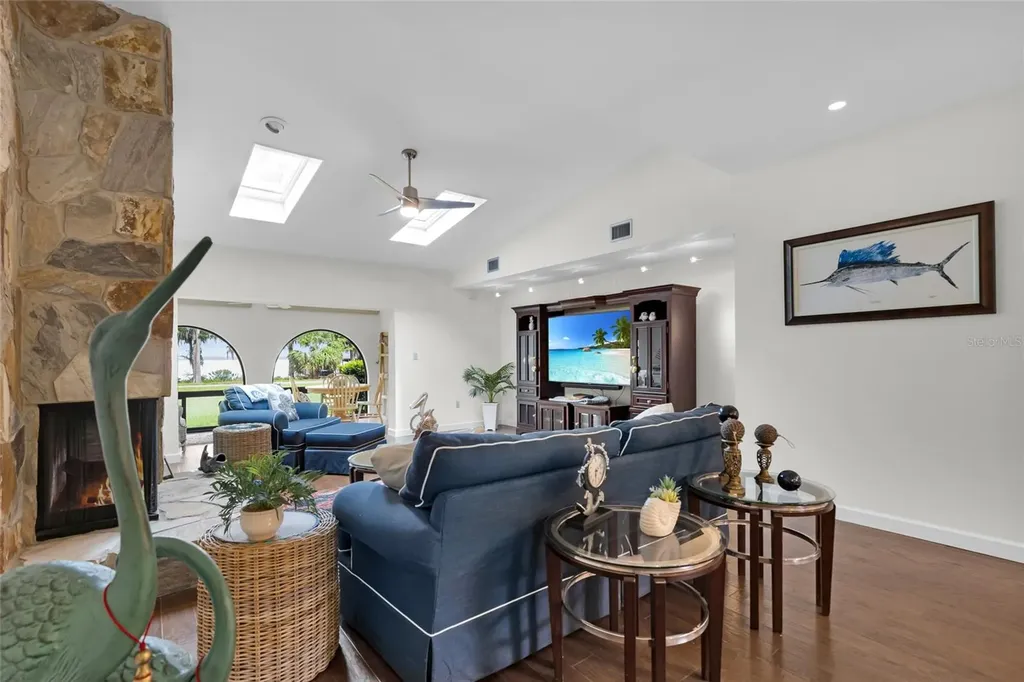 1111 Lakeshore Drive Eustis FL 32726