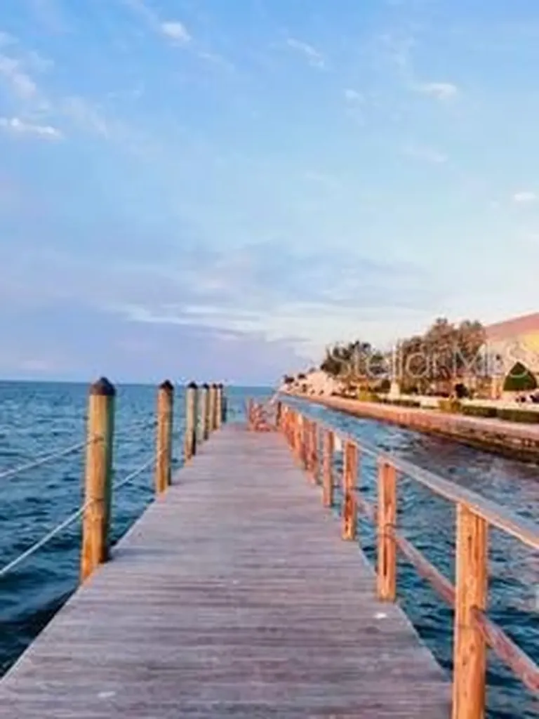 5020 Beach Drive SE St Petersburg FL 33705