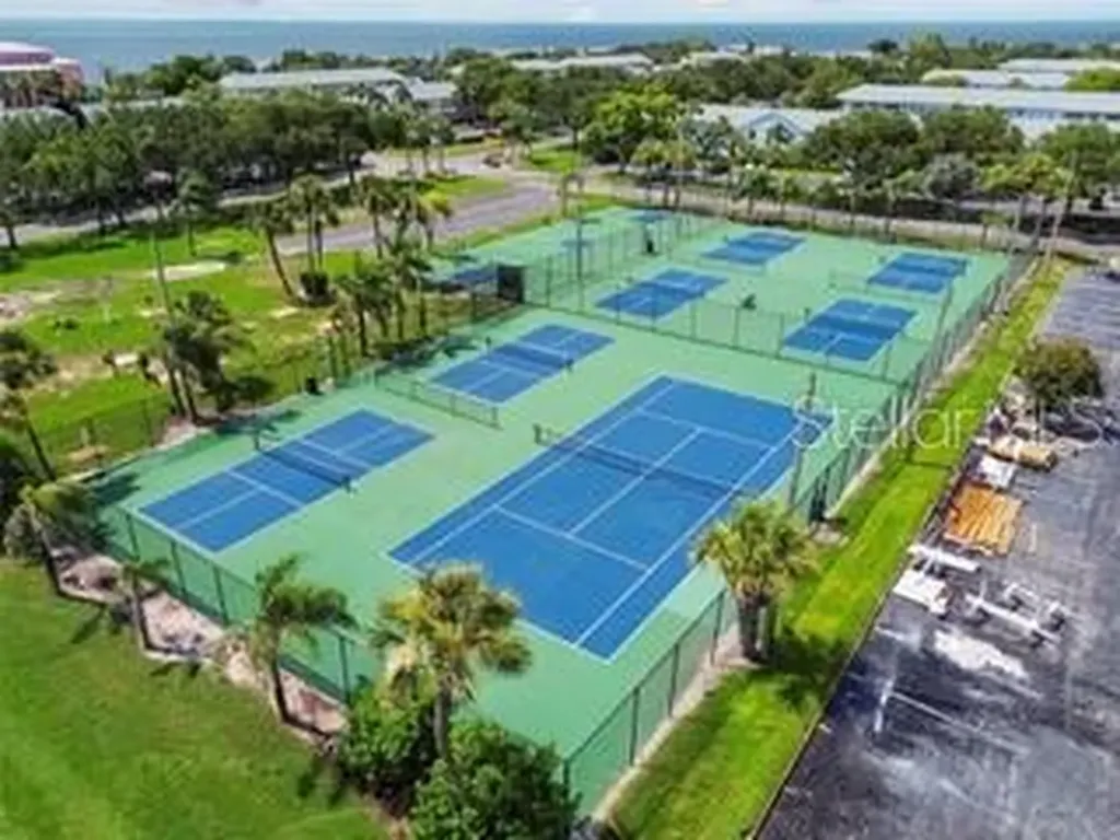 5020 Beach Drive SE St Petersburg FL 33705