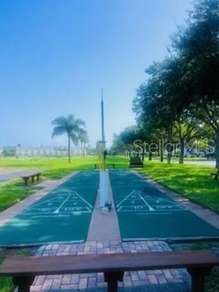 5020 Beach Drive SE St Petersburg FL 33705
