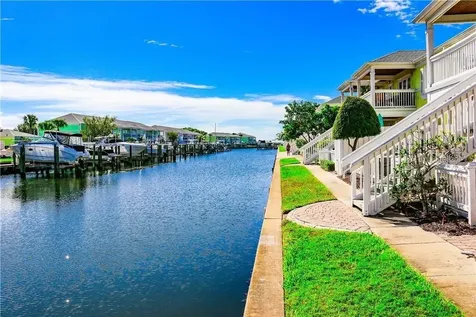 5020 Beach Drive SE St Petersburg FL 33705