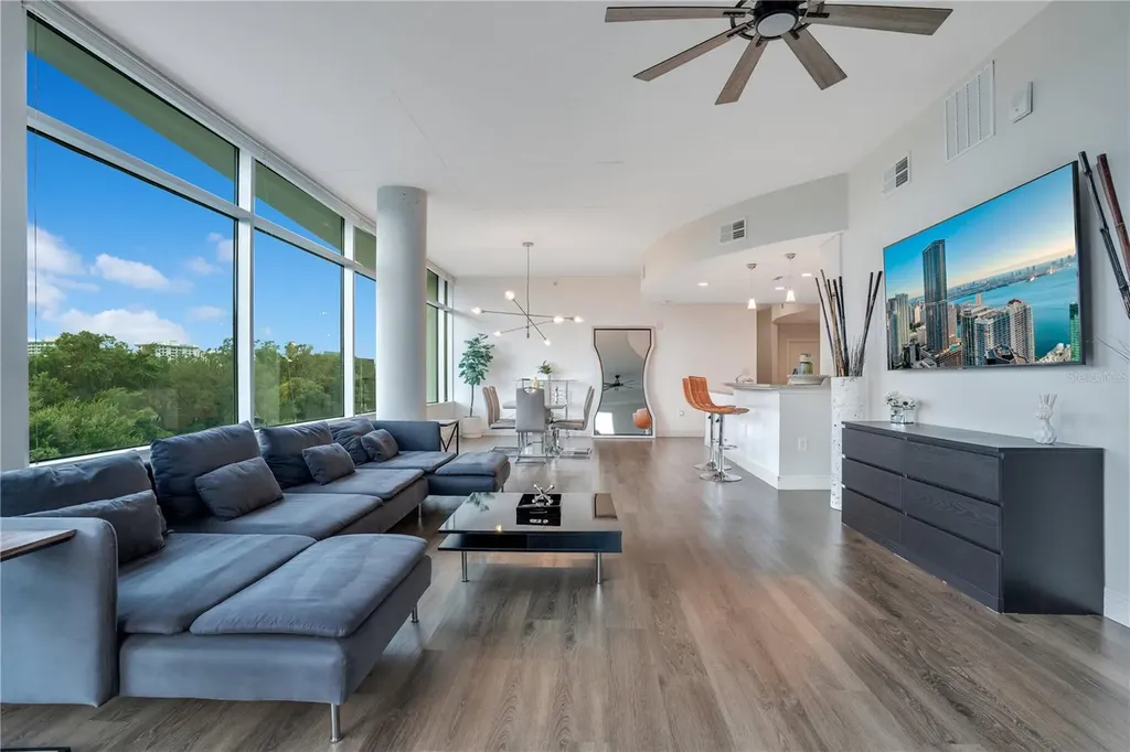525 E Jackson Street Orlando FL 32801