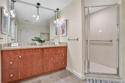 525 E Jackson Street Orlando FL 32801