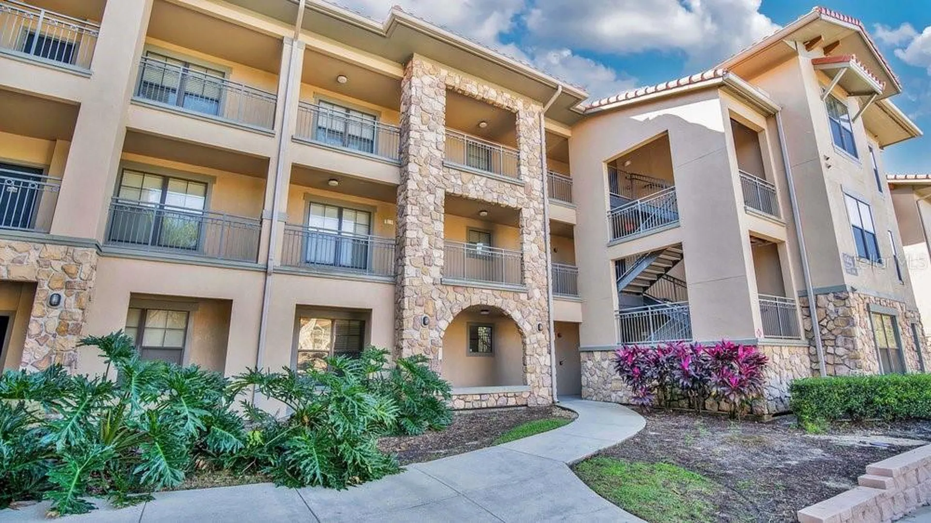 904 Charo Parkway Davenport FL 33897