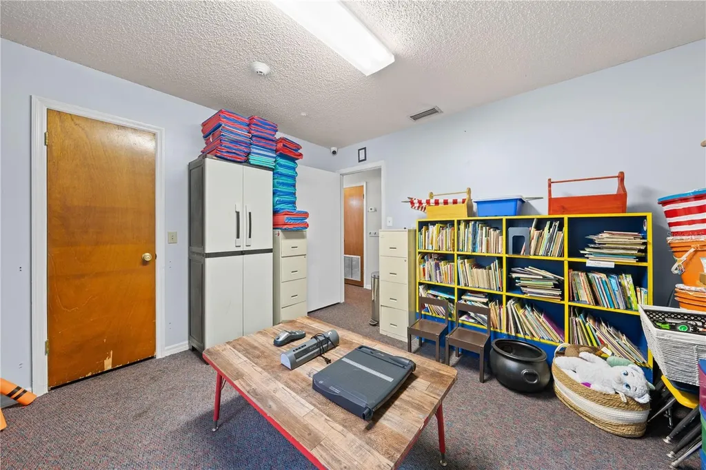 102 S Highland Street Bushnell FL 33513