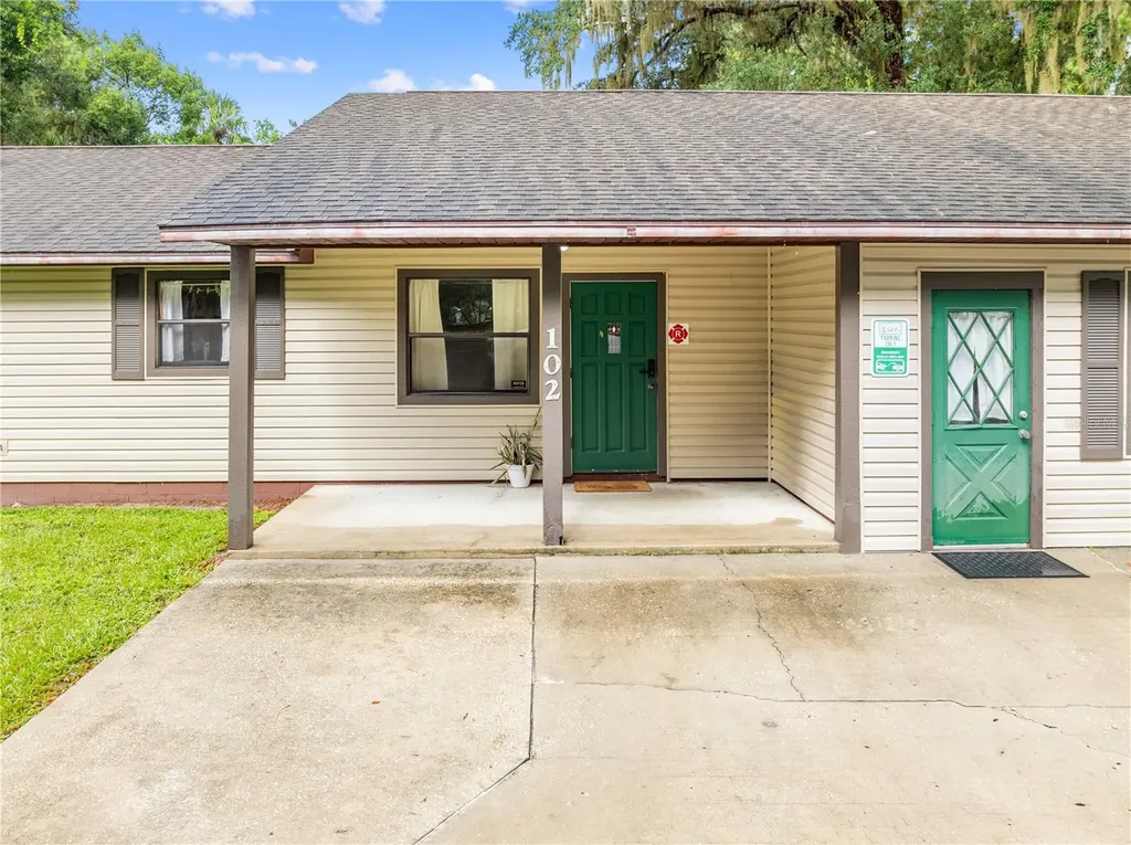 102 S Highland Street Bushnell FL 33513