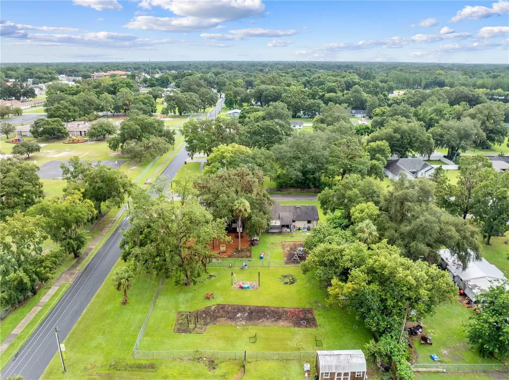 102 S Highland Street Bushnell FL 33513