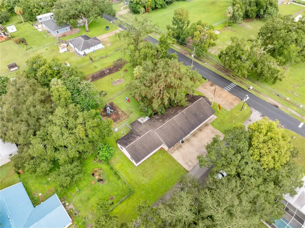 102 S Highland Street Bushnell FL 33513