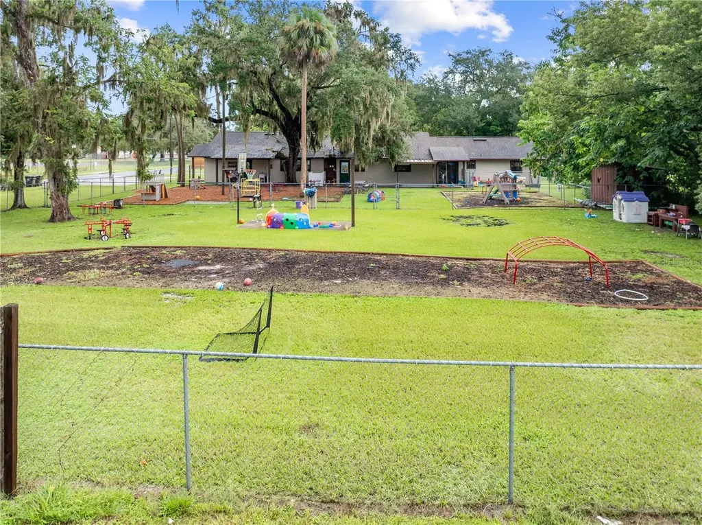 102 S Highland Street Bushnell FL 33513