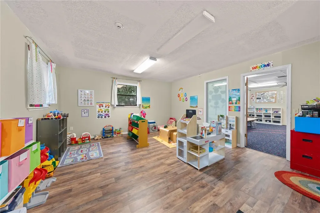 102 S Highland Street Bushnell FL 33513