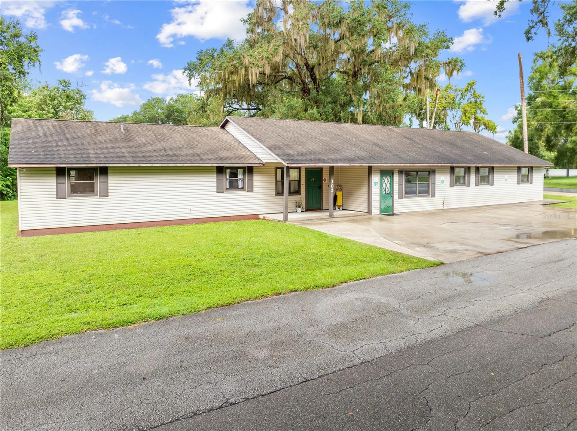 102 S Highland Street Bushnell FL 33513