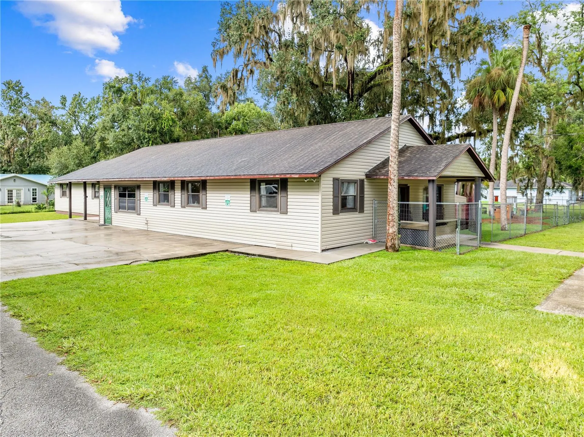 102 S Highland Street Bushnell FL 33513