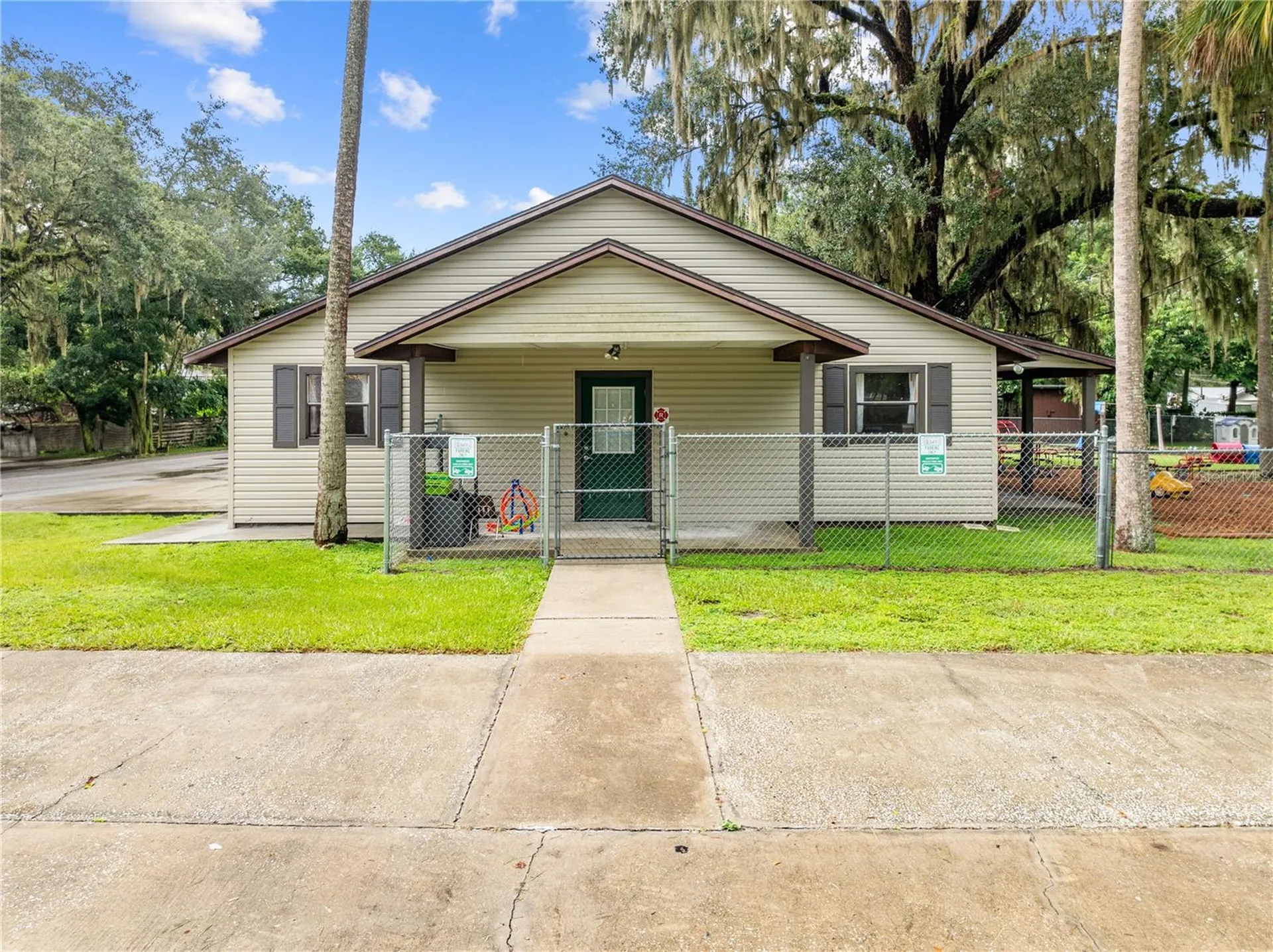 102 S Highland Street Bushnell FL 33513