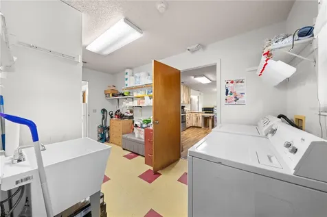 102 S Highland Street Bushnell FL 33513