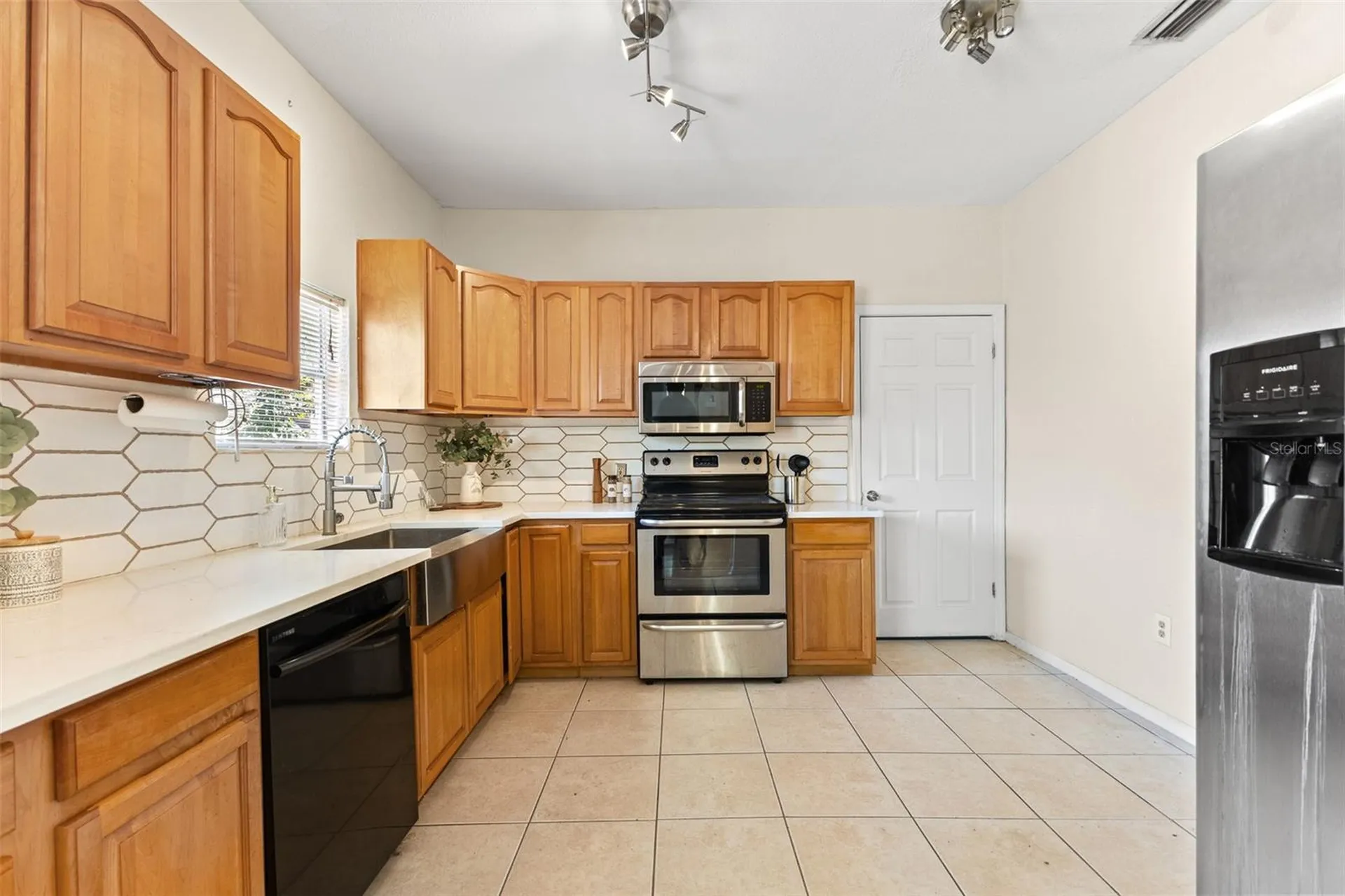 809 E Lambright Street Tampa FL 33604