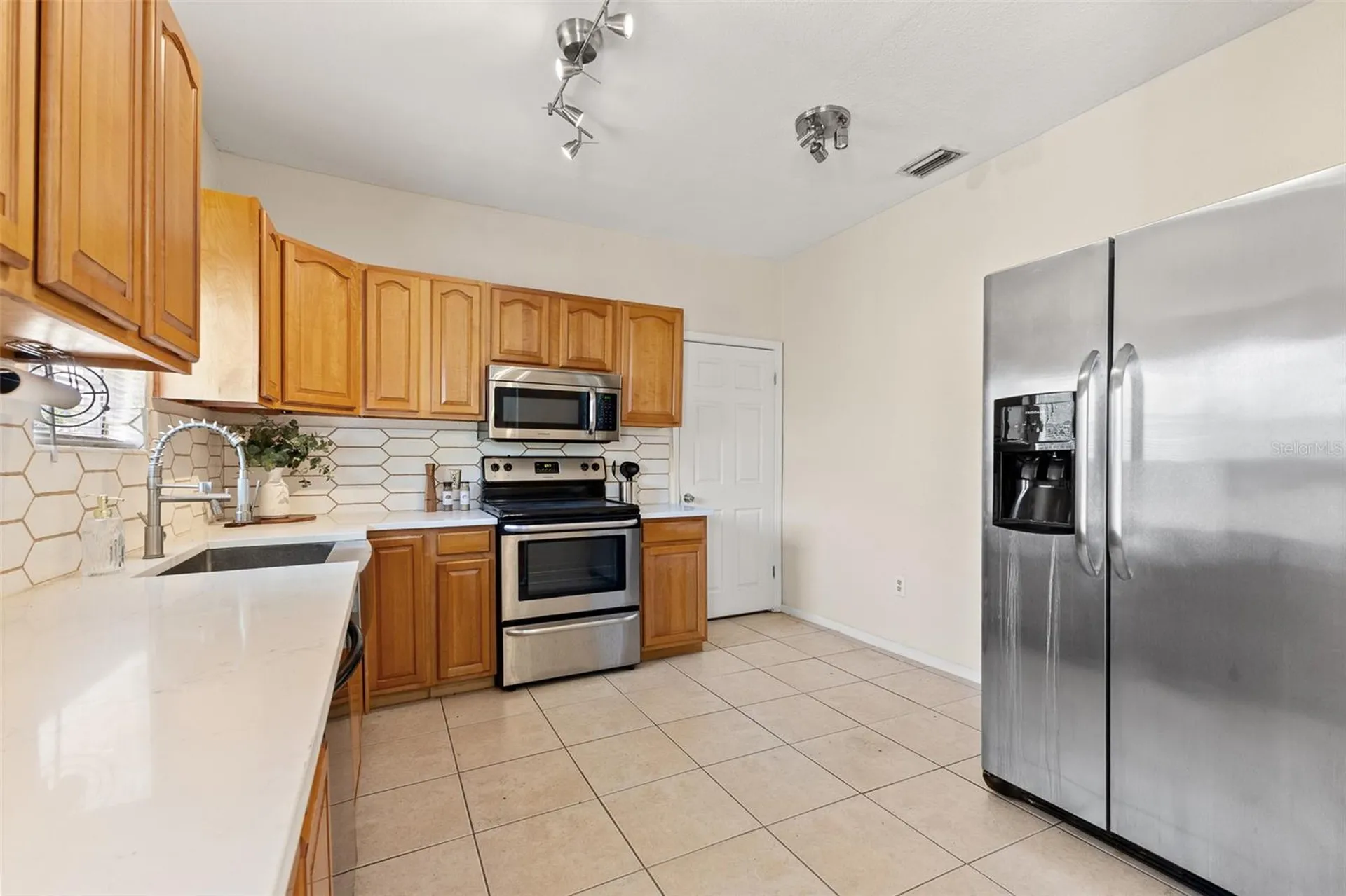 809 E Lambright Street Tampa FL 33604