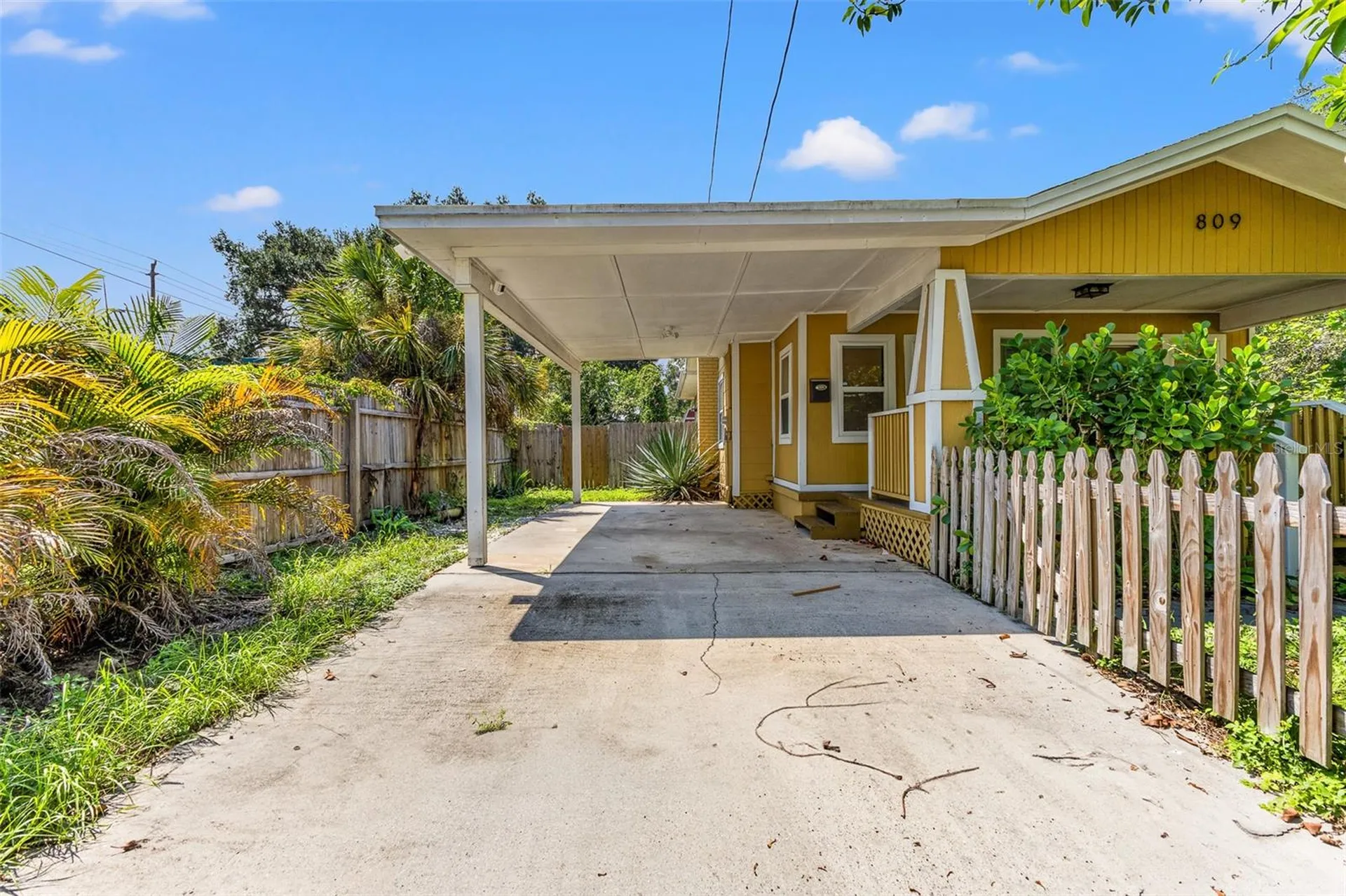 809 E Lambright Street Tampa FL 33604