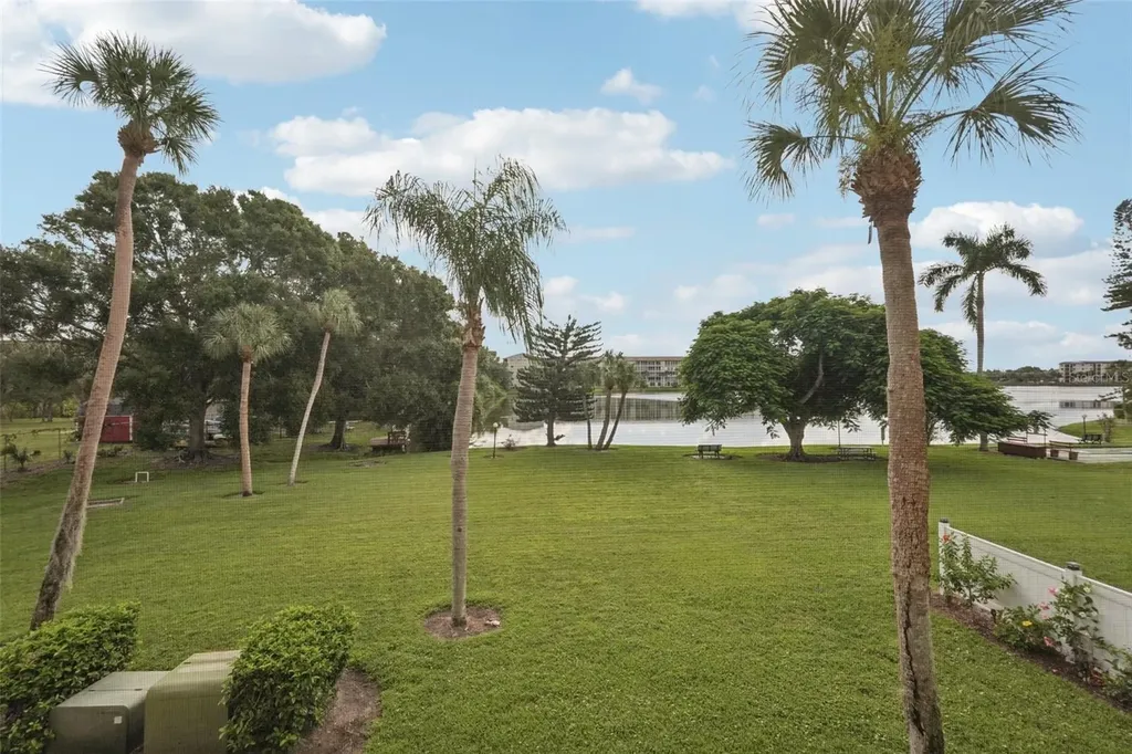 3606 Lake Bayshore Drive Bradenton FL 34205