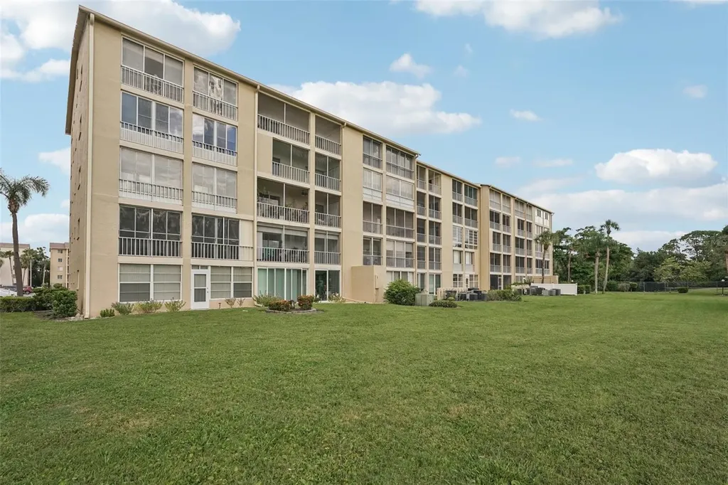 3606 Lake Bayshore Drive Bradenton FL 34205