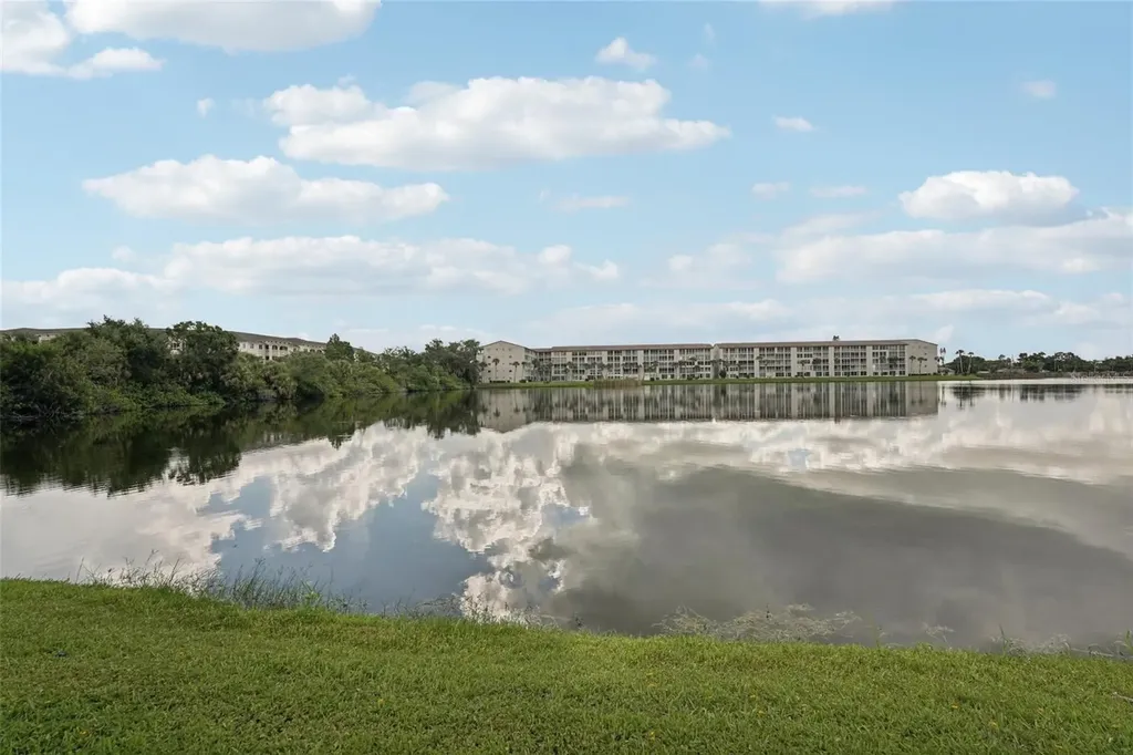 3606 Lake Bayshore Drive Bradenton FL 34205