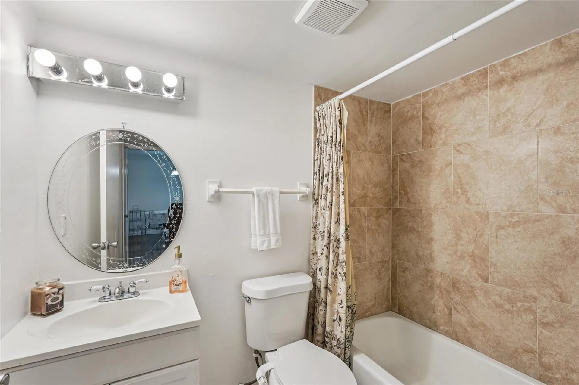 3606 Lake Bayshore Drive Bradenton FL 34205