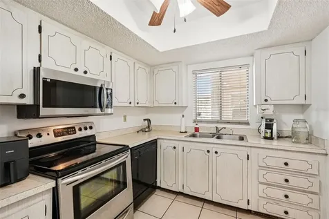 3606 Lake Bayshore Drive Bradenton FL 34205
