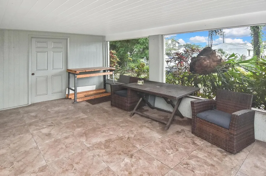 2306 9th Street E Bradenton FL 34208