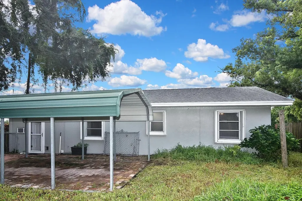 2306 9th Street E Bradenton FL 34208