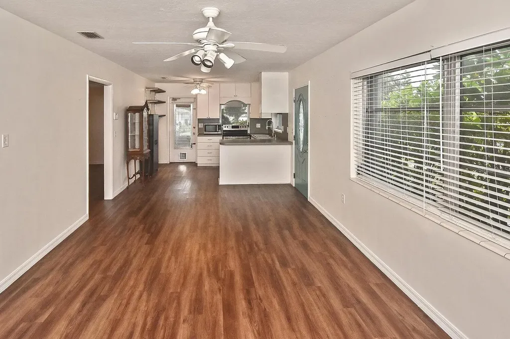 2306 9th Street E Bradenton FL 34208