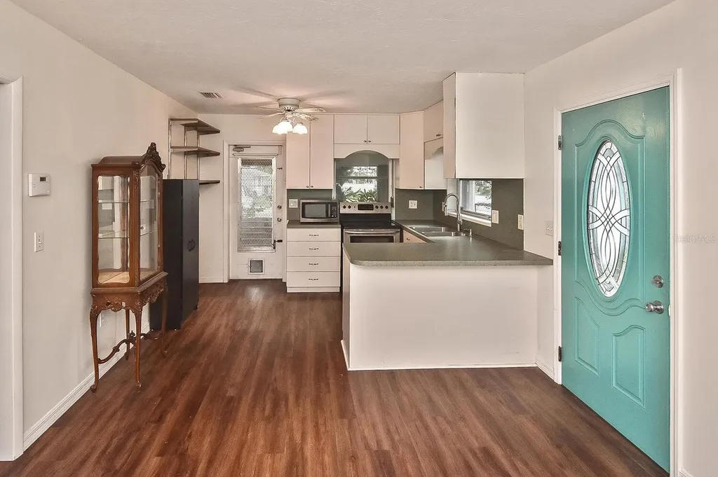 2306 9th Street E Bradenton FL 34208
