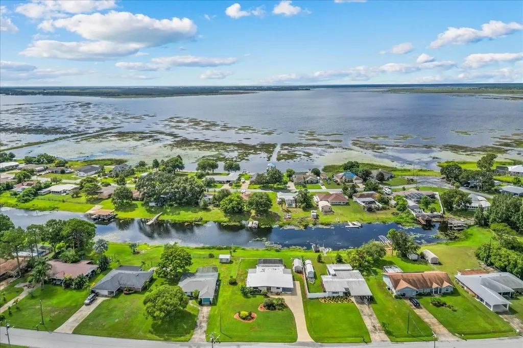 326 Canal Drive Lake Wales FL 33859