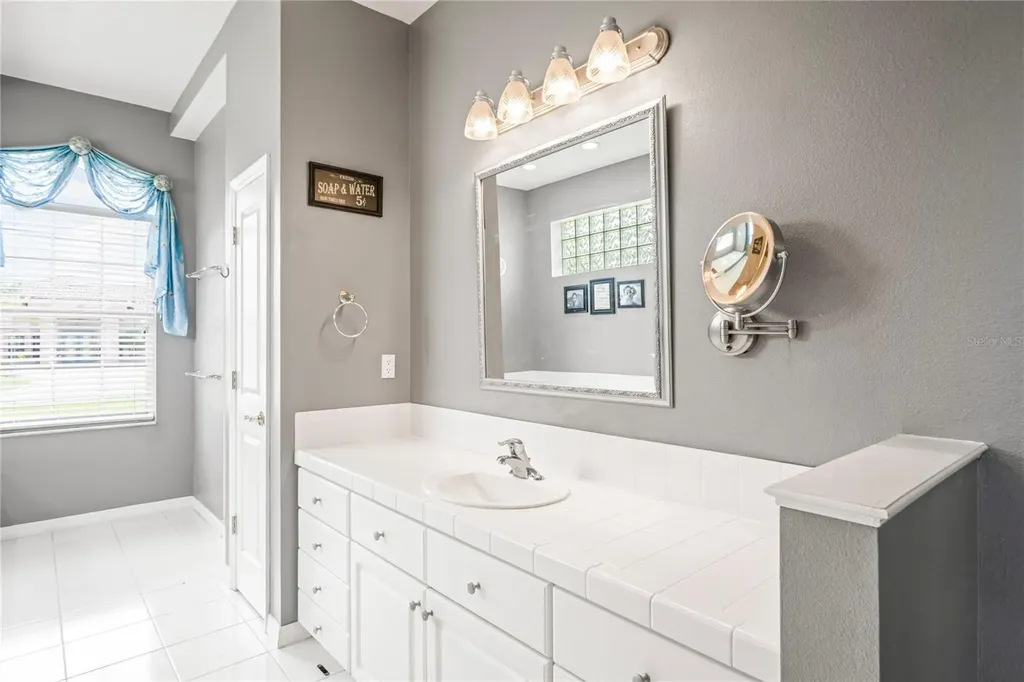 9272 Westshore Drive Weeki Wachee FL 34613