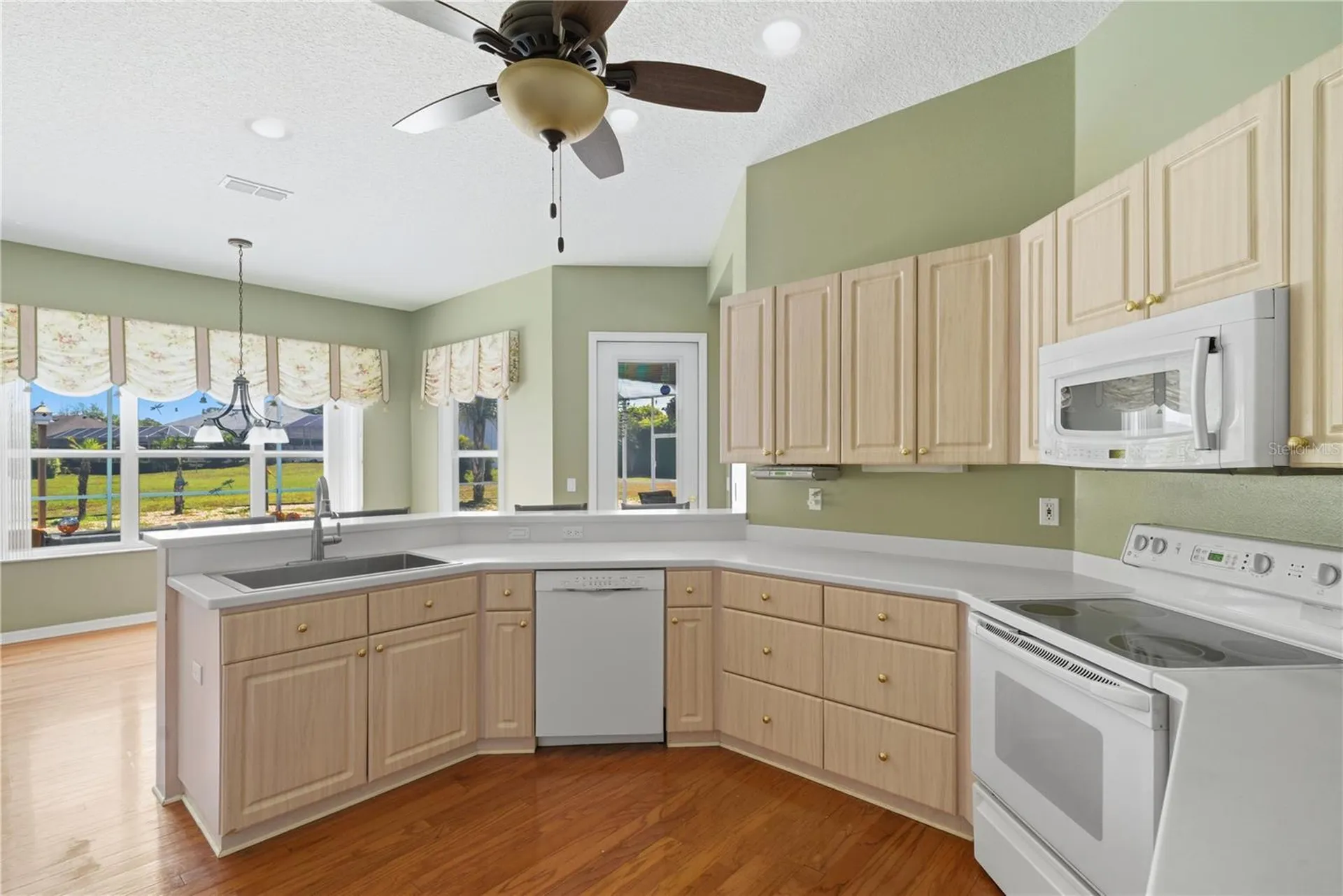 9272 Westshore Drive Weeki Wachee FL 34613