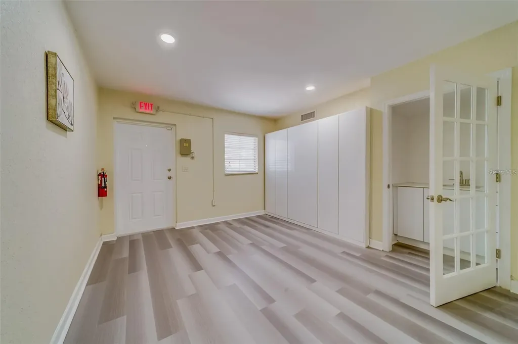 1275 Cleveland Street Clearwater FL 33755