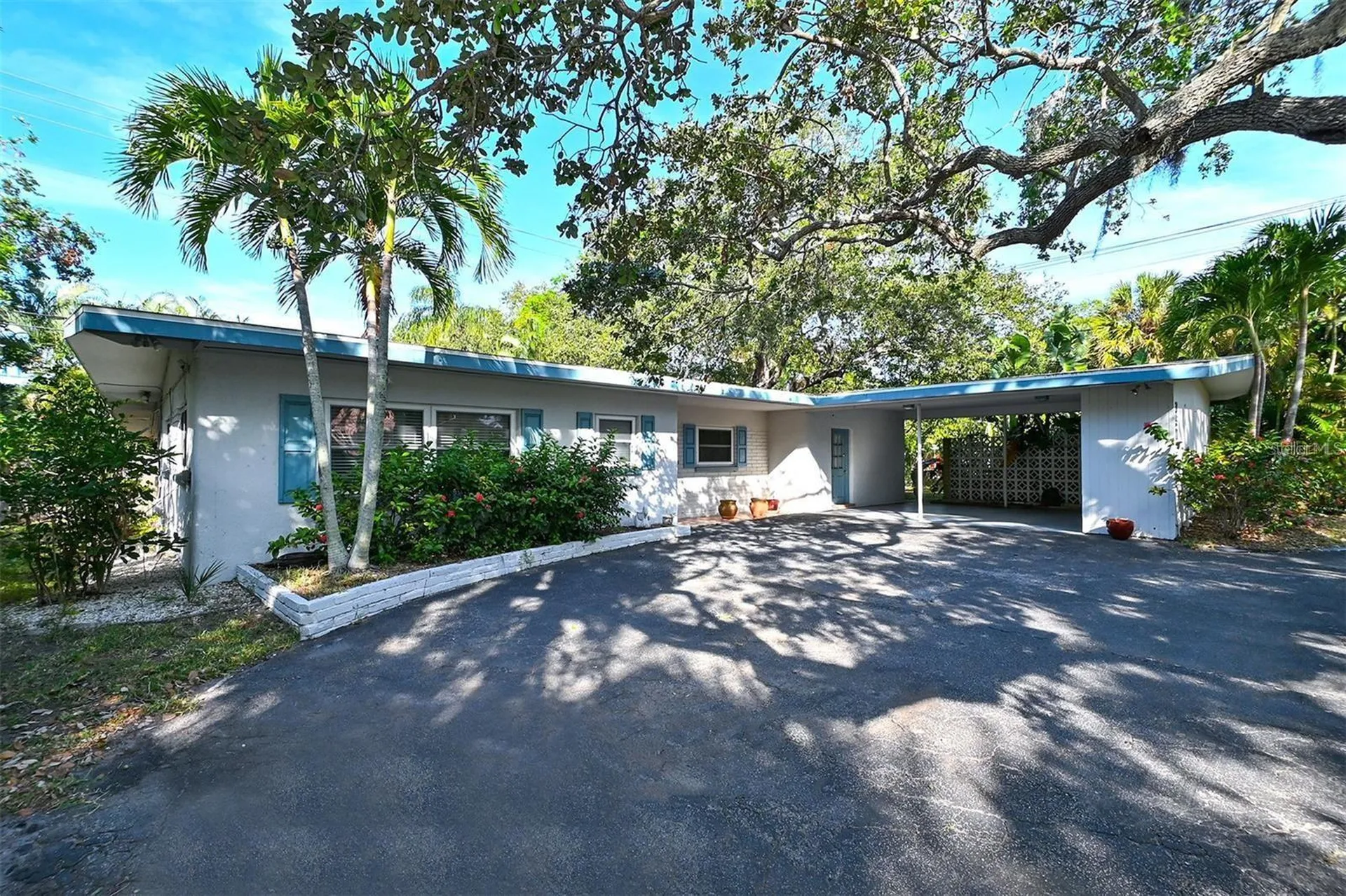 3500 Flores Avenue Sarasota FL 34239