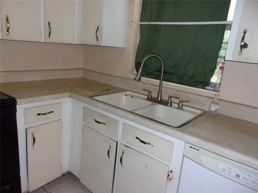 5700 NE 6th Place Ocala FL 34470
