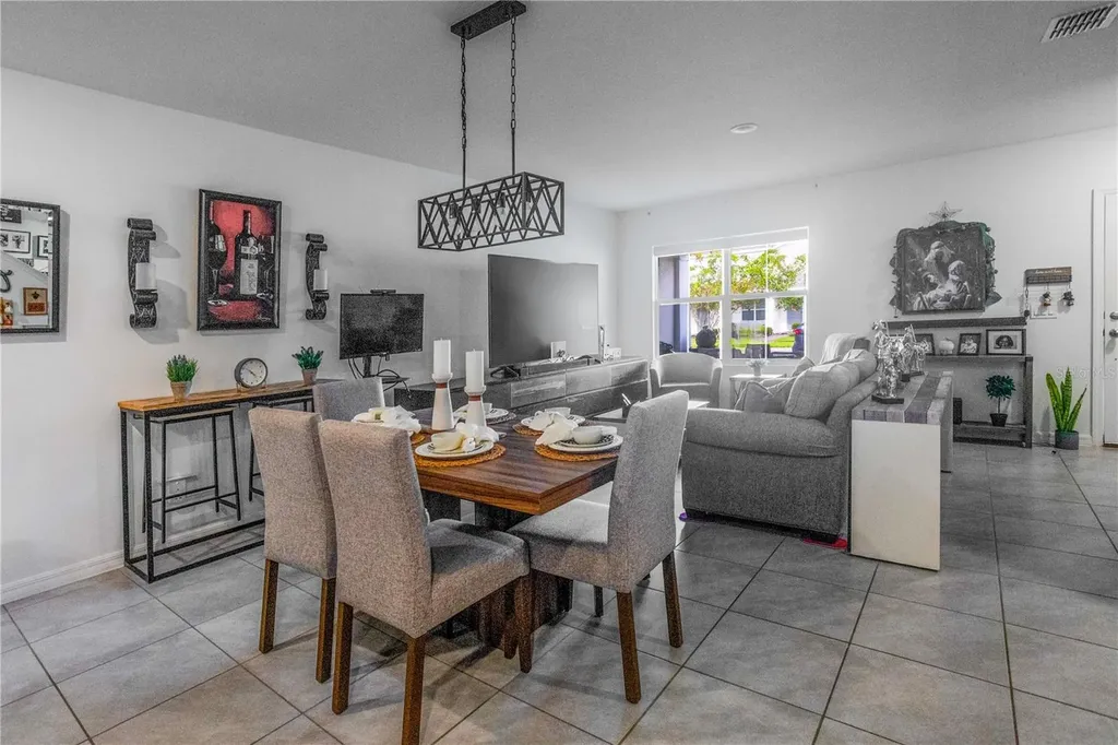 643 Belgrove Street Debary FL 32713