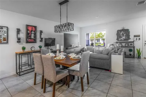643 Belgrove Street Debary FL 32713