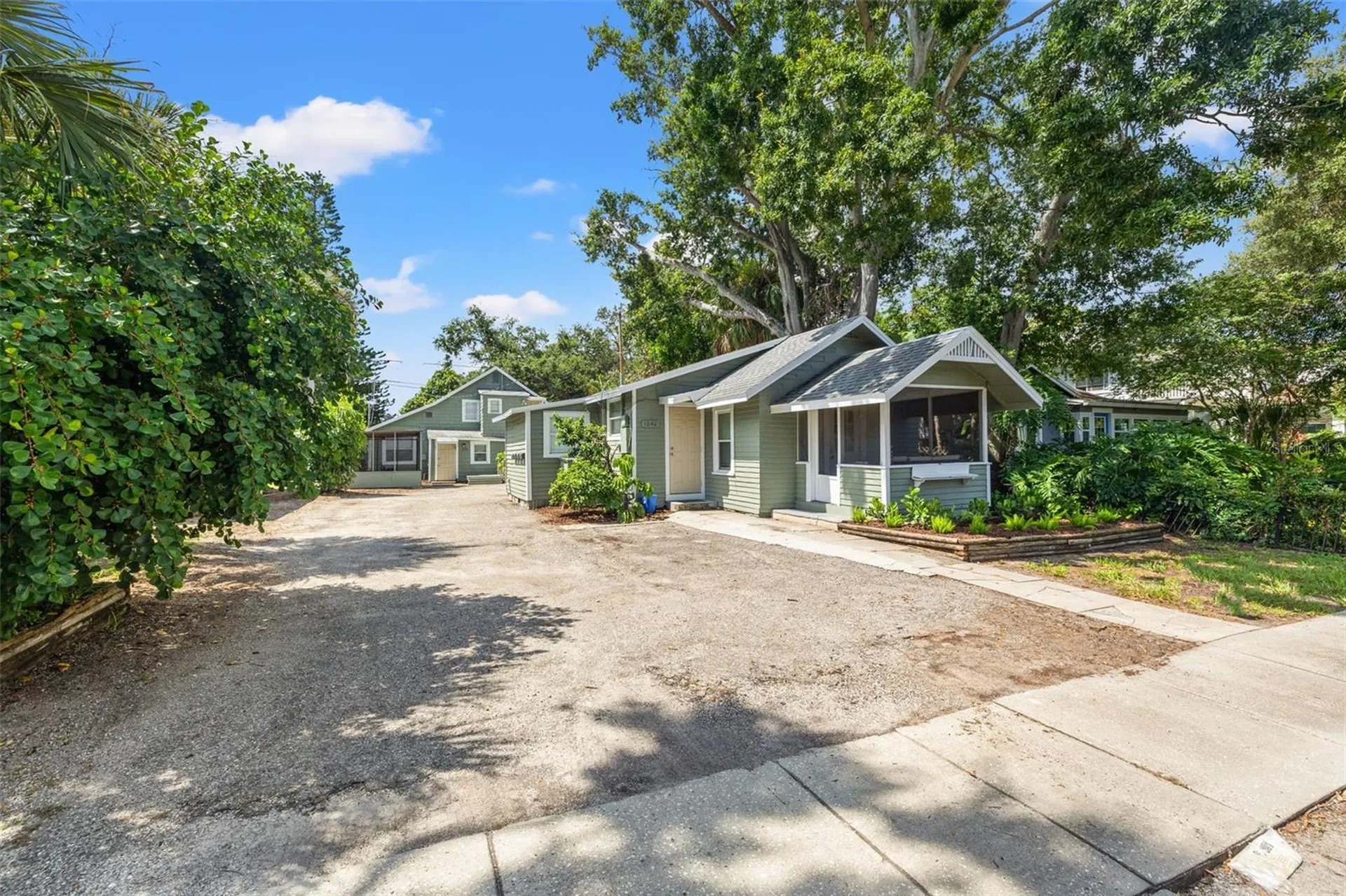 1040 19th Avenue N St Petersburg FL 33704
