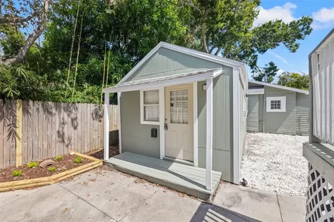 1040 19th Avenue N St Petersburg FL 33704