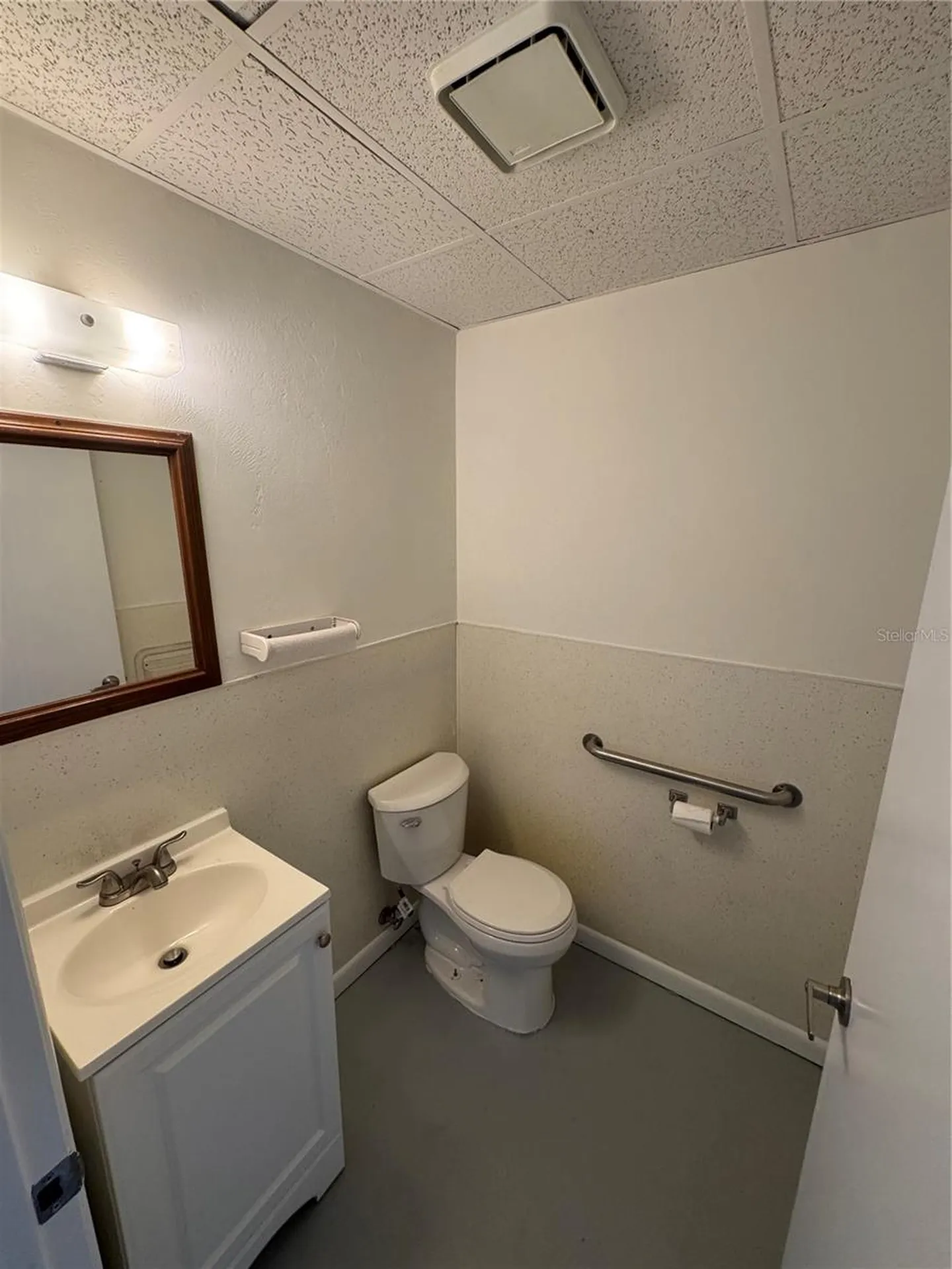 702 W Park Avenue Edgewater FL 32132